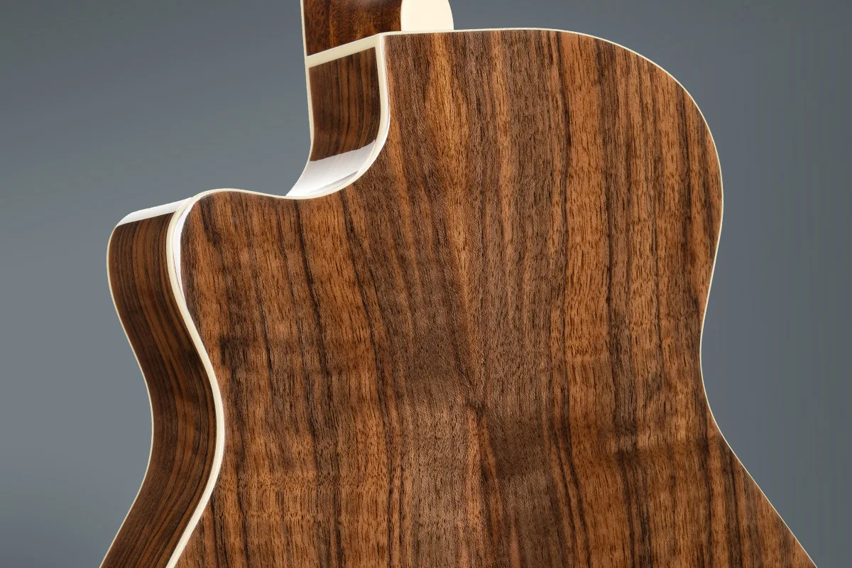 EXOTIC-GA Walnut Korpus aus Claro-Walnussholz